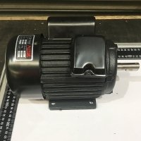 FM085