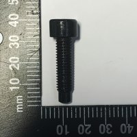 LR003